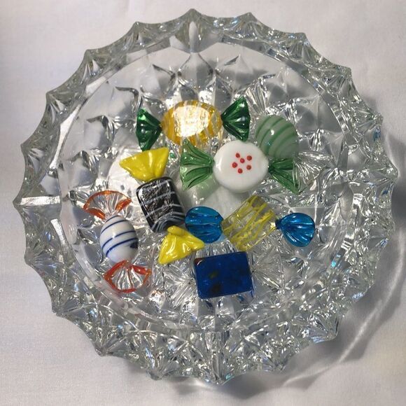 VINTAGE Glass round ashtray/trinket tray 7” w X 2” h, 2 Lb 11oz nonsmoking home - Picture 2 of 14